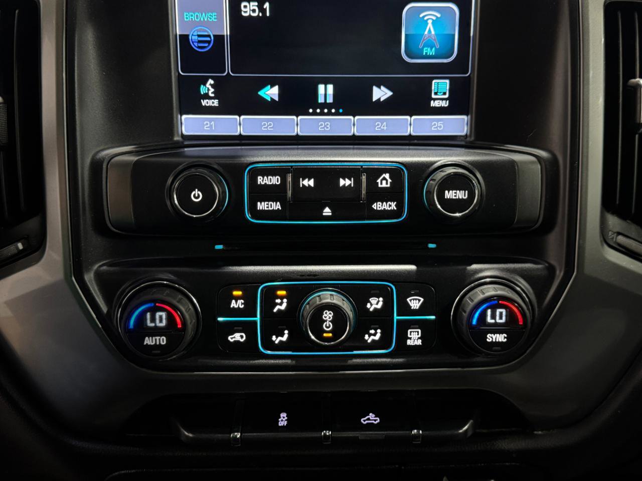 Used 2015 Chevrolet Silverado 2500 LT w/ LT Convenience Package AWD/4WD image 5