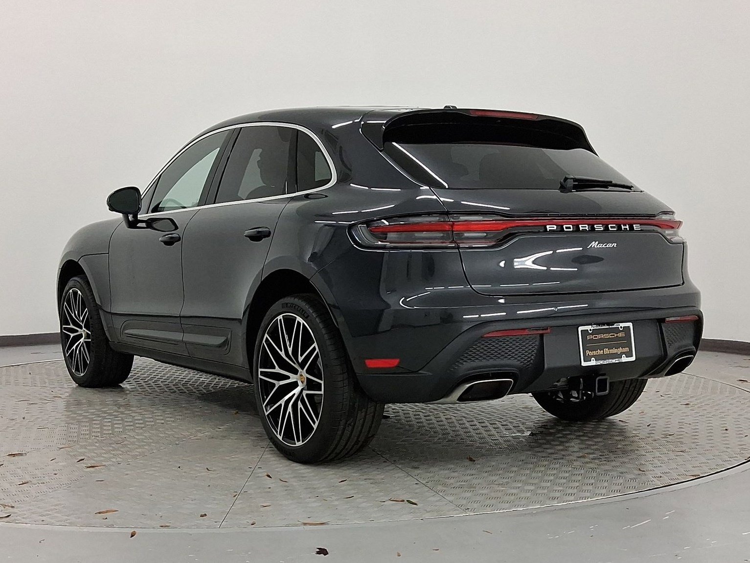 Used 2026 Porsche Macan image 3