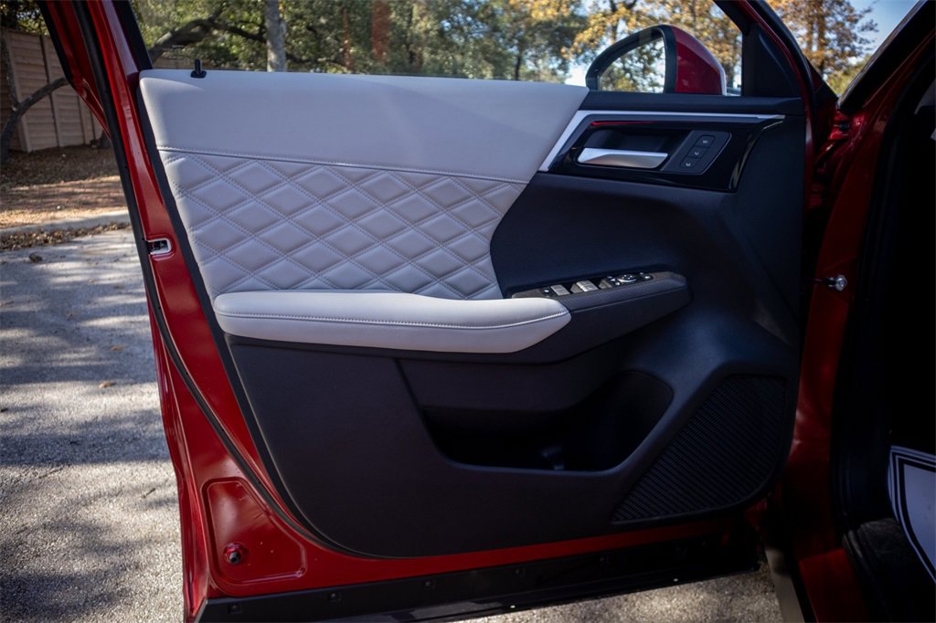 Used 2024 Mitsubishi Outlander SEL image 13