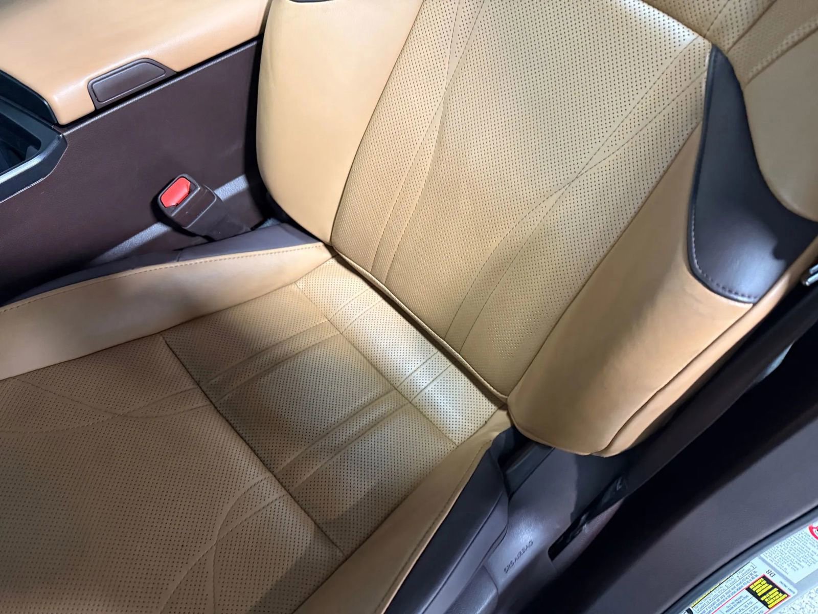 Used 2019 Lexus ES 350 Ultra Luxury w/ Accessory Package image 20