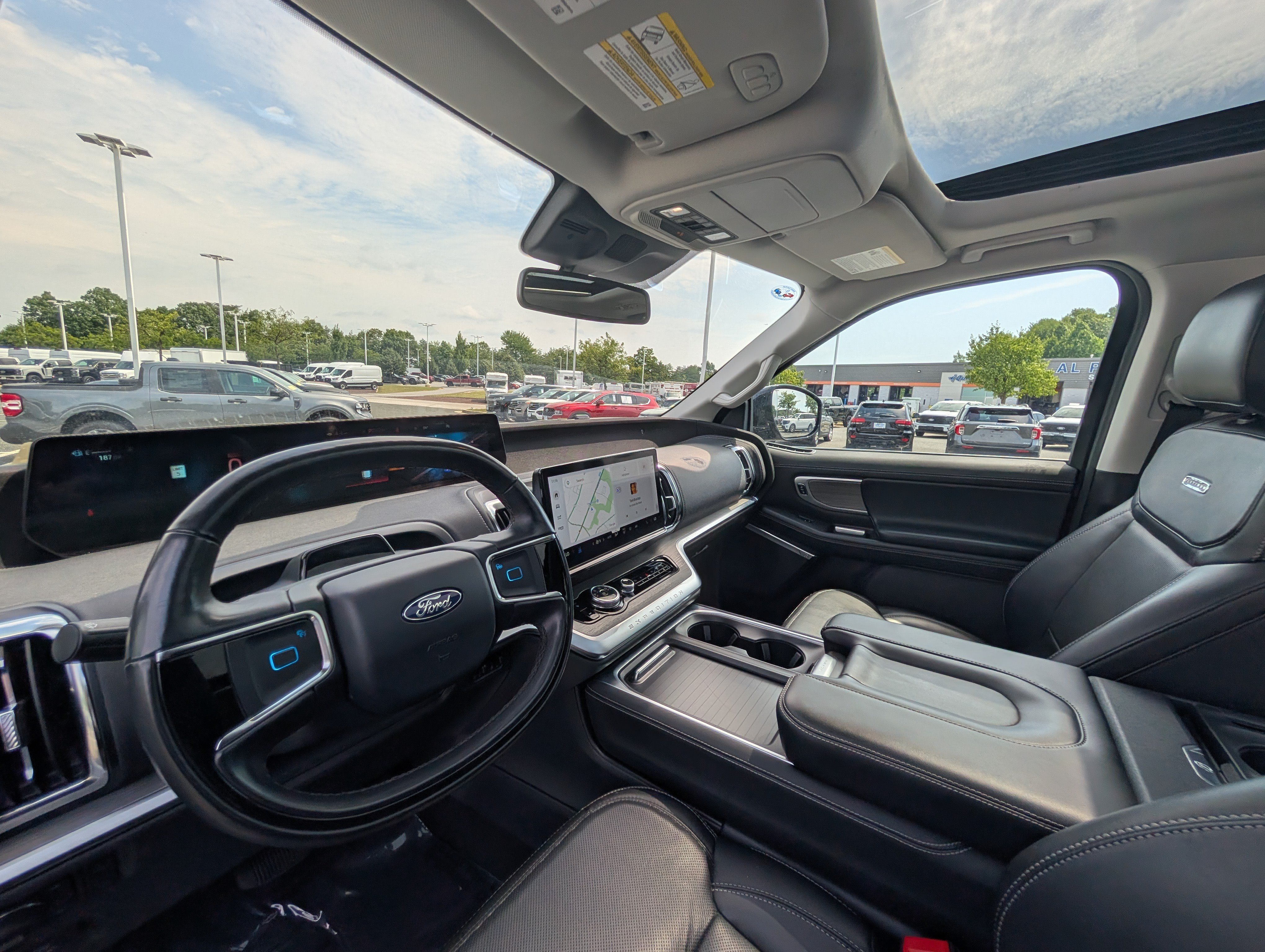 Certified 2025 Ford Expedition Platinum AWD/4WD image 18