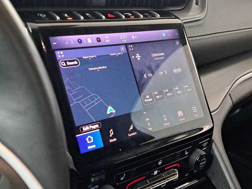 Used 2022 Jeep Grand Cherokee L Limited w/ Black Appearance Package image 17