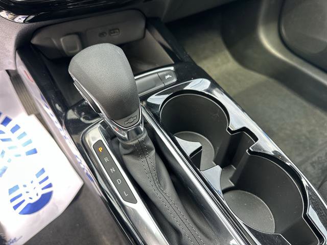 Used 2025 Chevrolet Trax LT w/ Sunroof Package FWD image 20