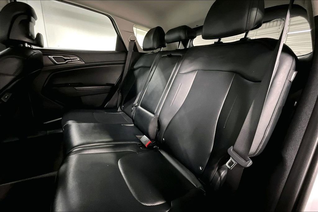 Used 2024 Kia Sportage EX image 35