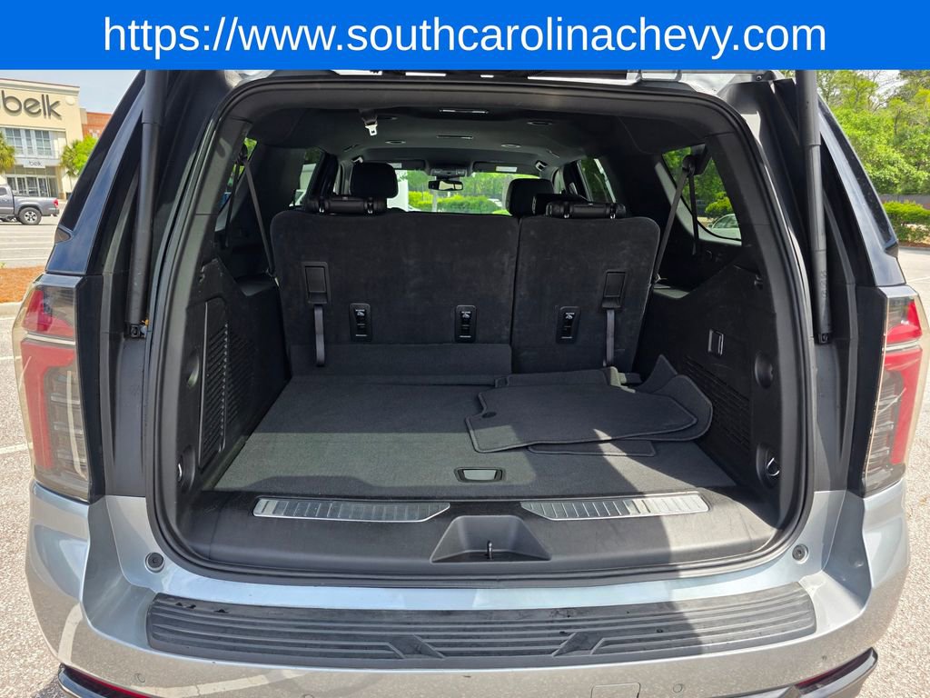 Used 2025 Chevrolet Suburban Z71 AWD/4WD image 36