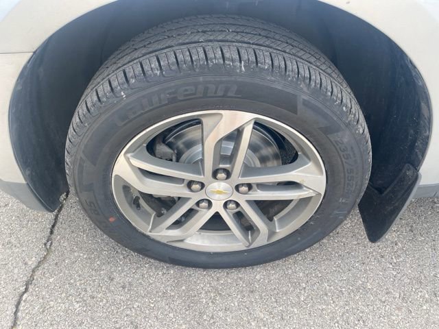 Used 2016 Chevrolet Equinox LTZ w/ Enhanced Convenience Package AWD/4WD image 10