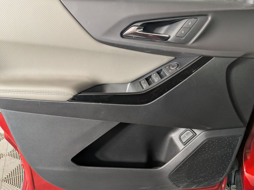 New 2026 Chevrolet Equinox LT w/ Convenience Package II image 15