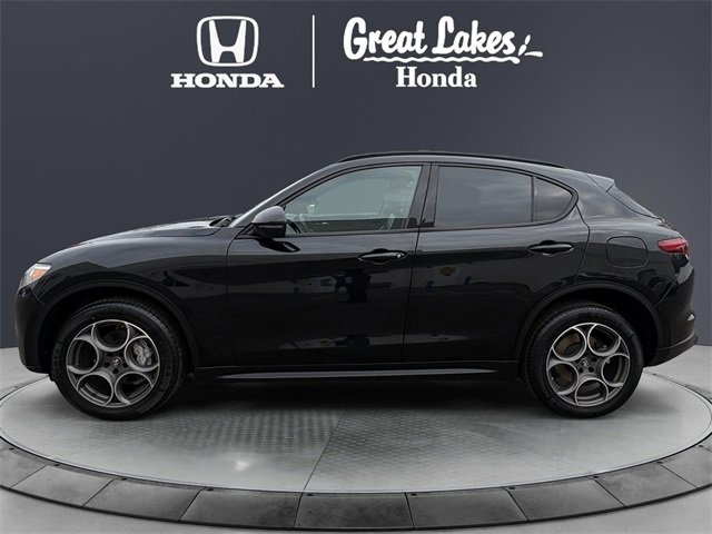 Used 2022 Alfa Romeo Stelvio Sprint image 3