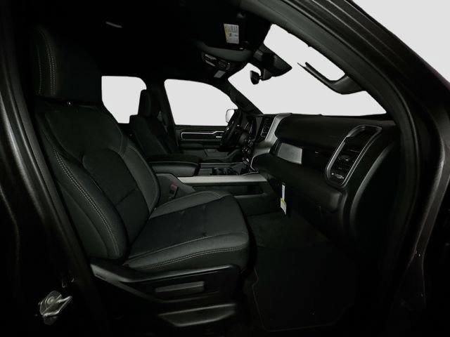 New 2026 RAM 1500 4x4 Crew Cab image 31