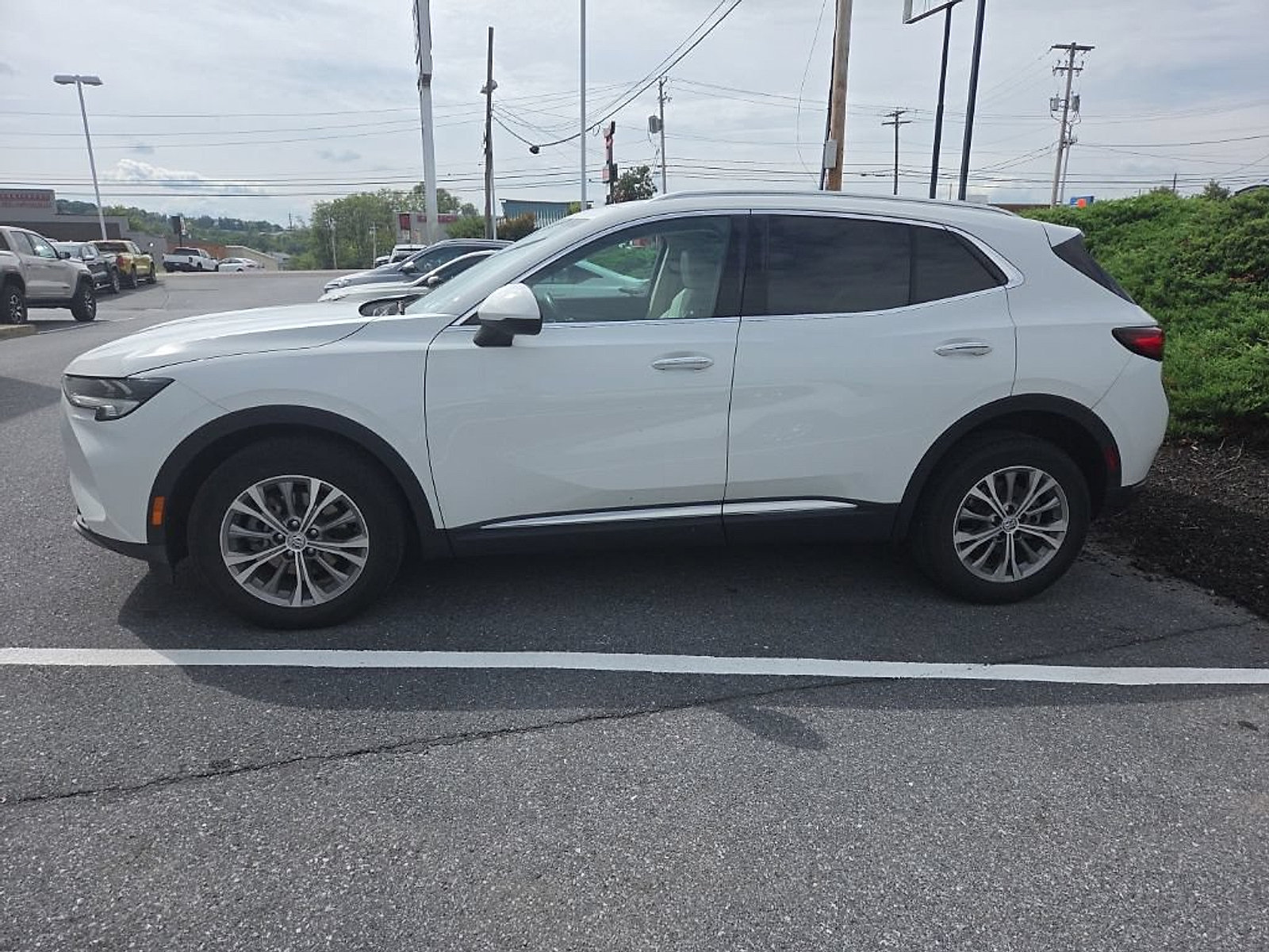 Used 2022 Buick Envision Preferred FWD image 2