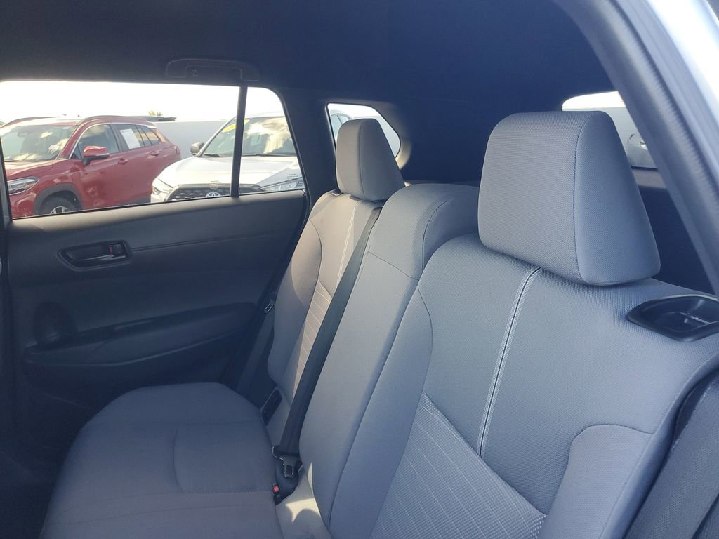 Used 2024 Toyota Corolla Cross SE image 12