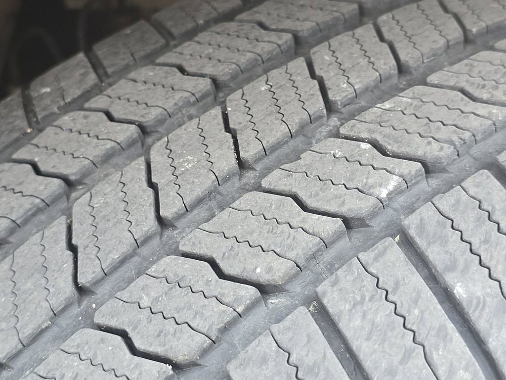 Used 2020 GMC Sierra 1500 SLT w/ SLT Premium Package AWD/4WD image 11