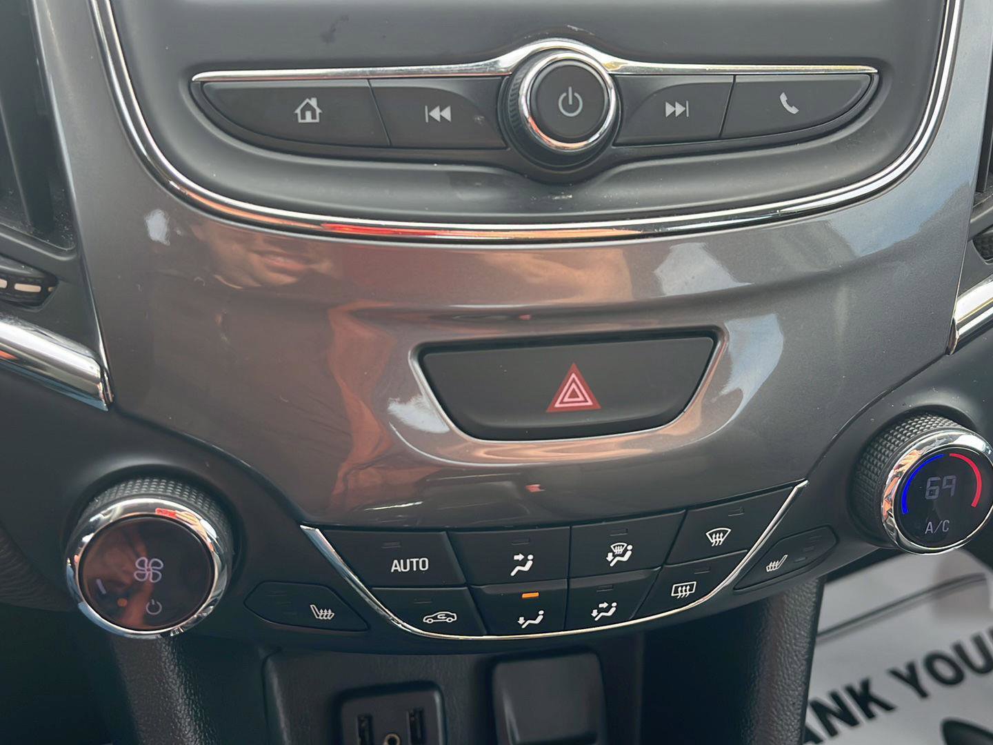 Used 2019 Chevrolet Cruze LT w/ Convenience Package image 17