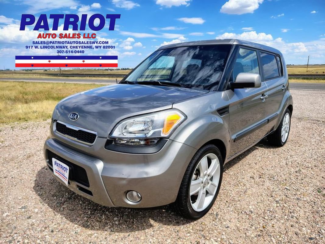 Used 2011 Kia Soul ! FWD image 1