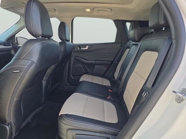 Used 2022 Ford Escape Titanium w/ Titanium Elite Package AWD/4WD image 12