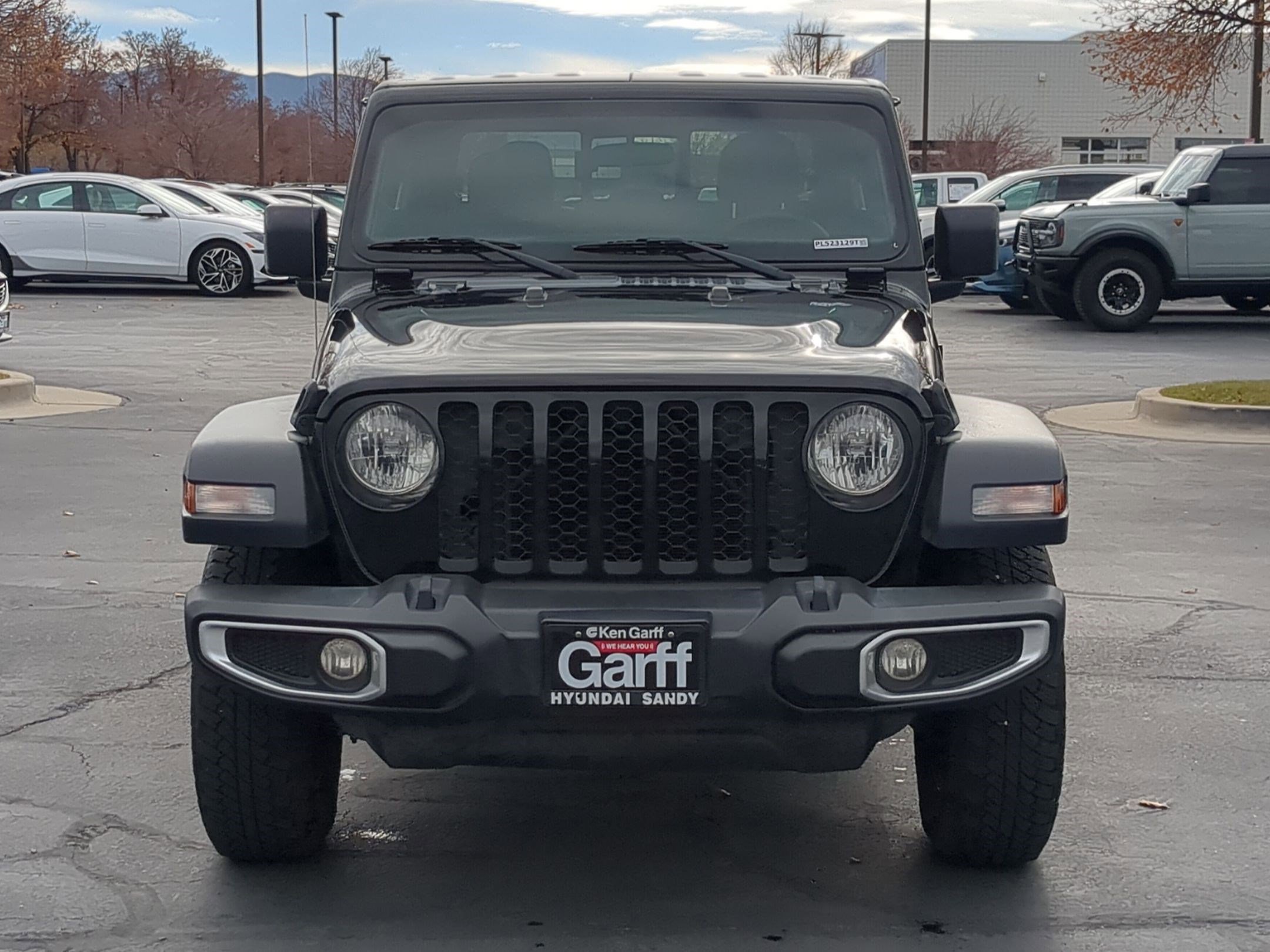 Used 2023 Jeep Gladiator Sport image 11