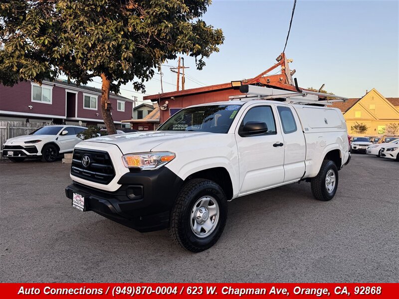 Used 2016 Toyota Tacoma SR RWD image 2