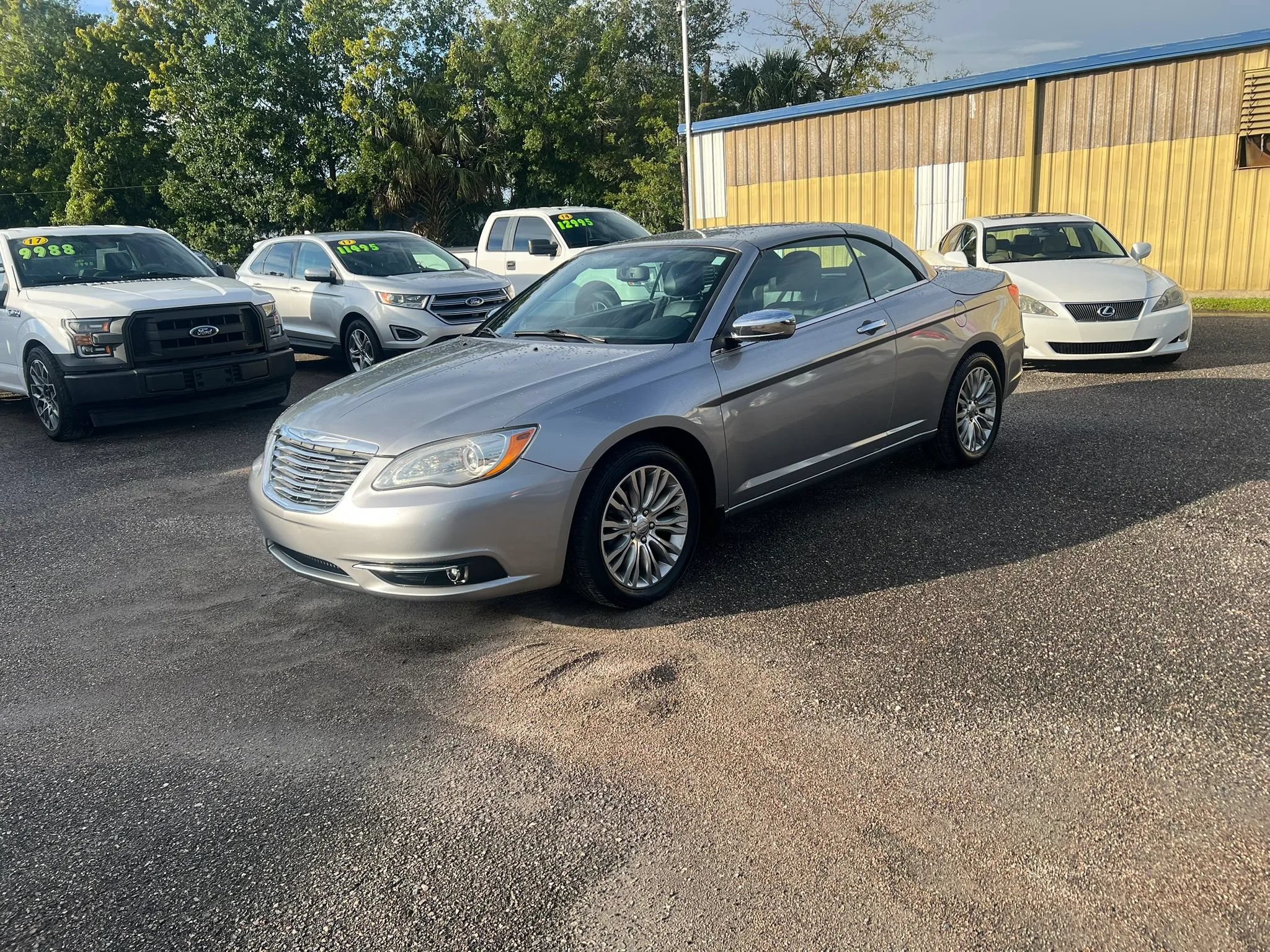 Used 2013 Chrysler 200 Limited FWD image 3