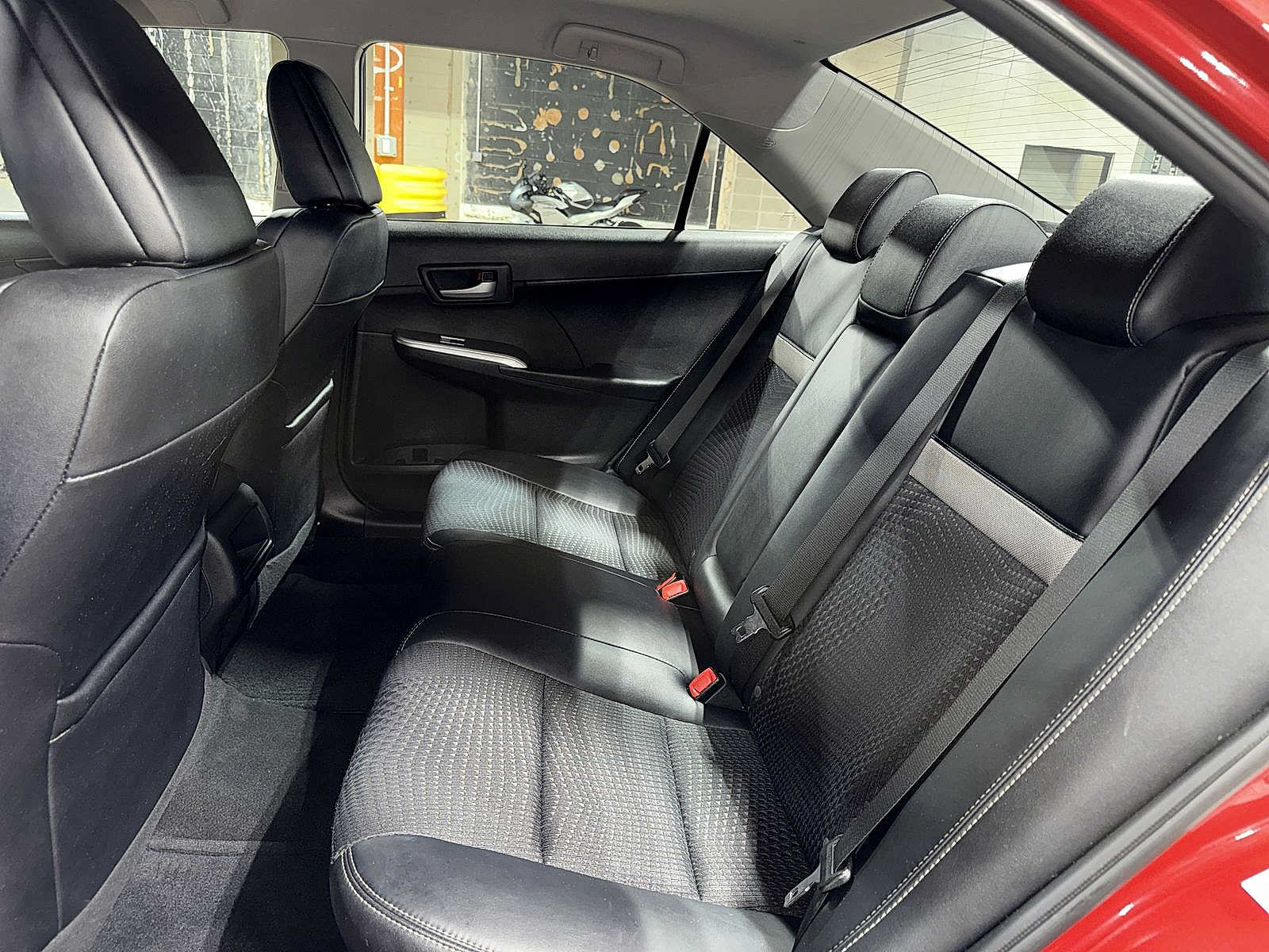 Used 2012 Toyota Camry SE FWD image 17