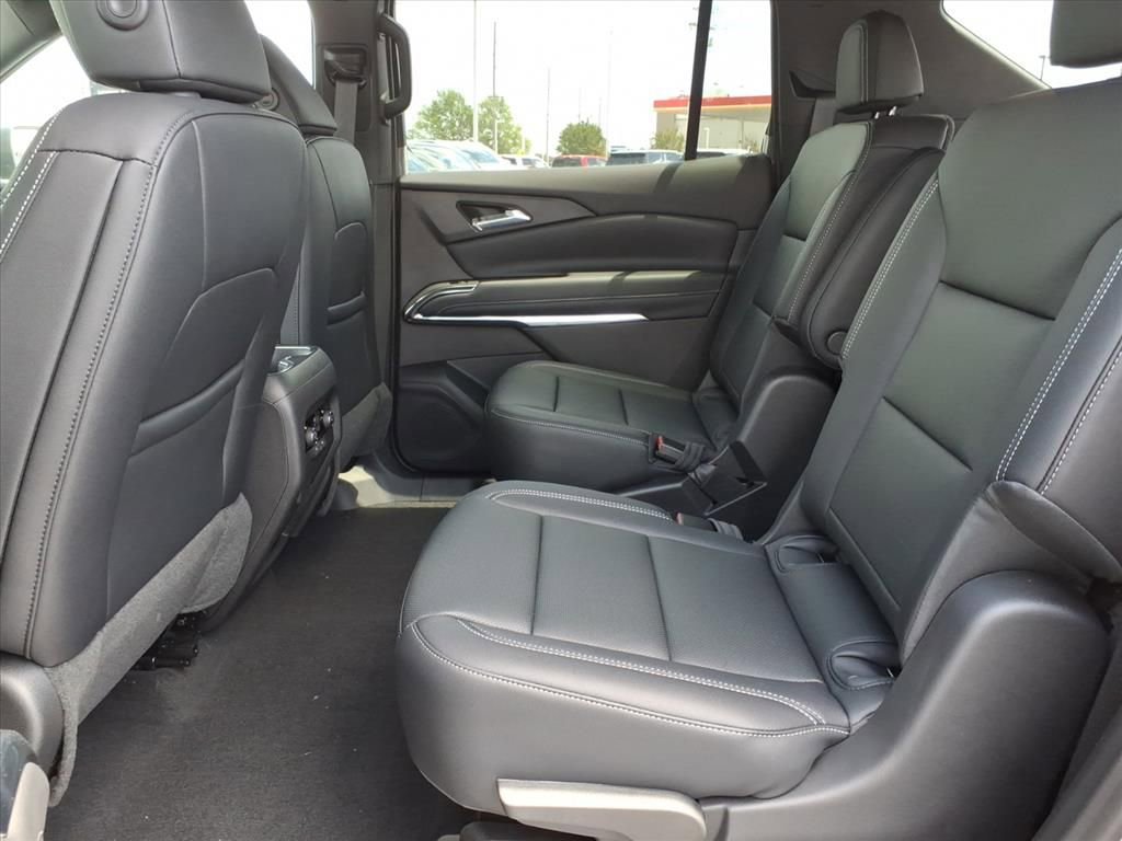 New 2026 Chevrolet Traverse LT w/ Sun and Wheel Package AWD/4WD image 14