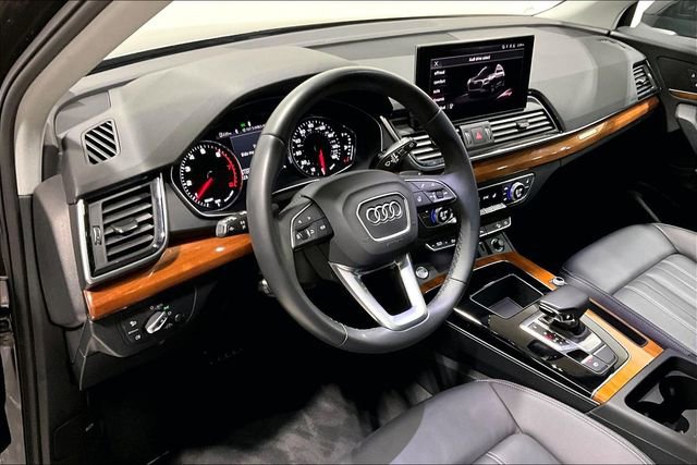 Used 2023 Audi Q5 2.0T Premium w/ Convenience Package image 12