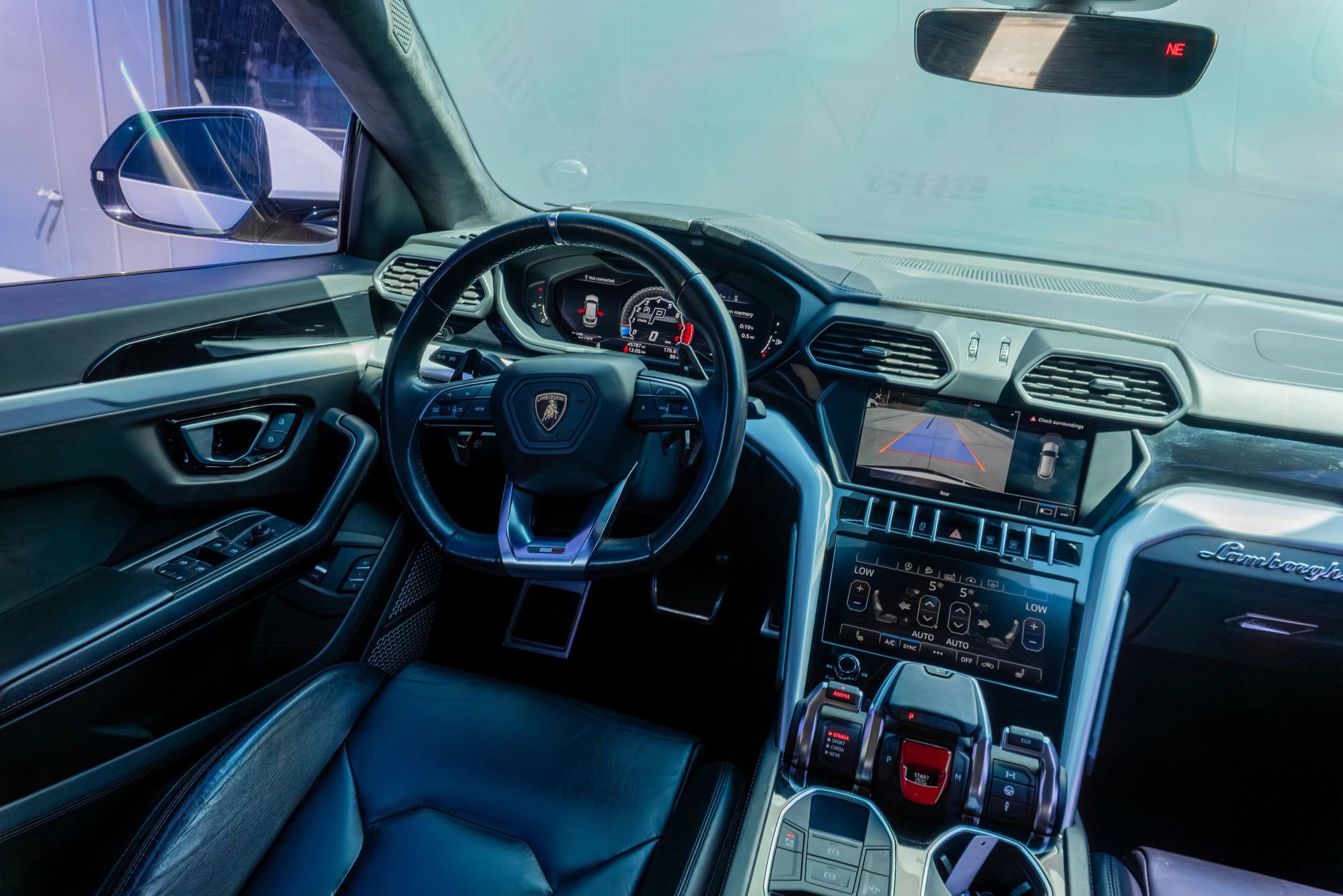 Used 2019 Lamborghini Urus AWD/4WD image 55