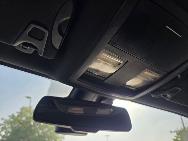 Used 2017 Dodge Challenger R/T image 29