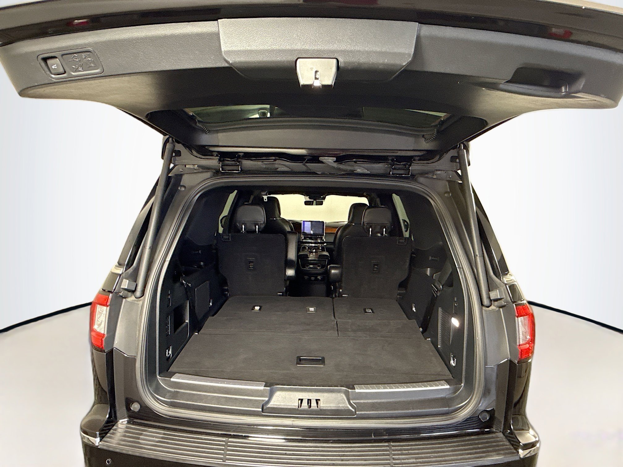 Used 2019 Lincoln Navigator Reserve AWD/4WD image 26