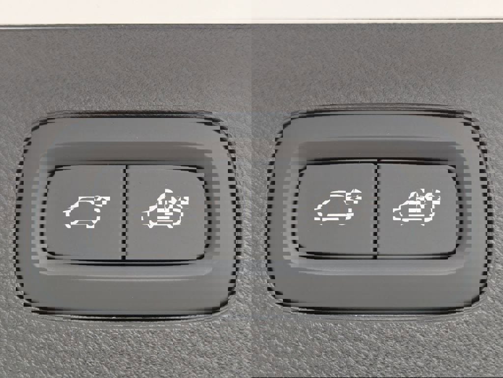 New 2026 Volvo XC90 B6 Ultra image 14