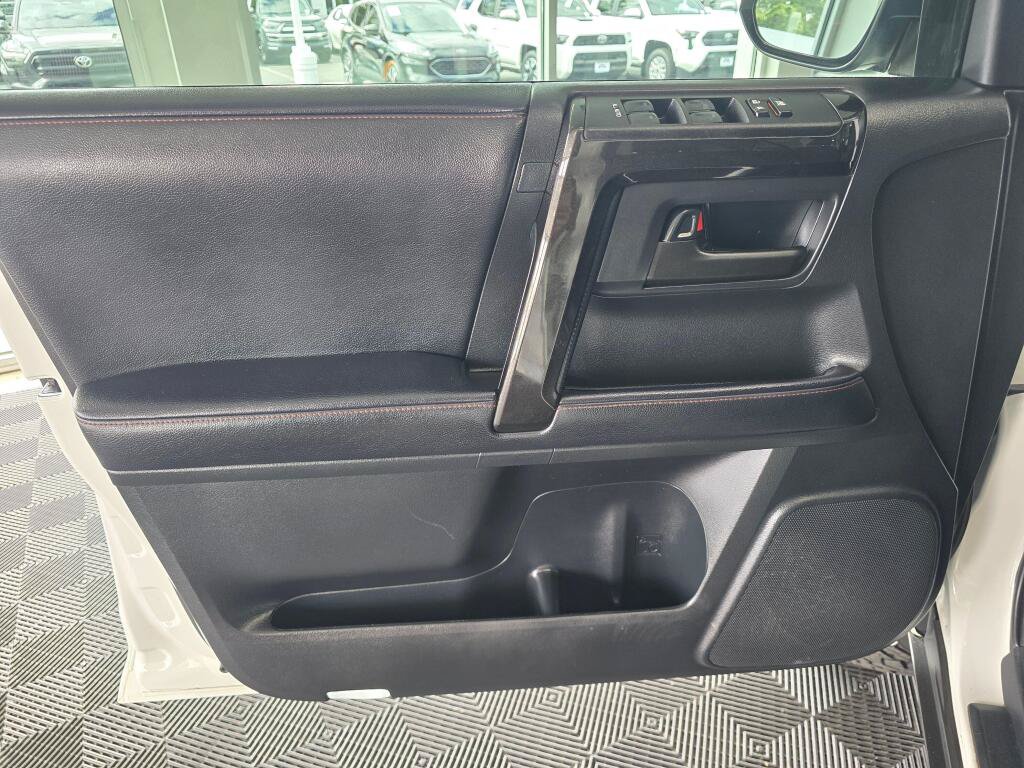 Used 2021 Toyota 4Runner TRD Off-Road Premium w/ Moonroof Package AWD/4WD image 33
