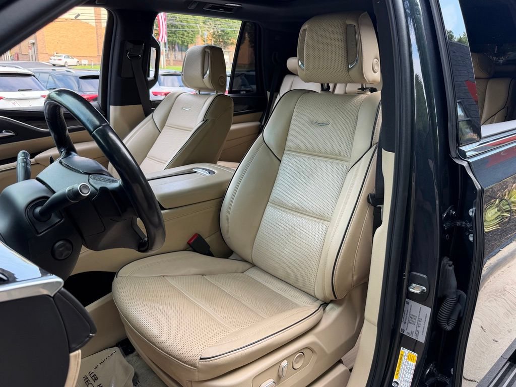 Used 2022 Cadillac Escalade Premium Luxury w/ Performance Package AWD/4WD image 27