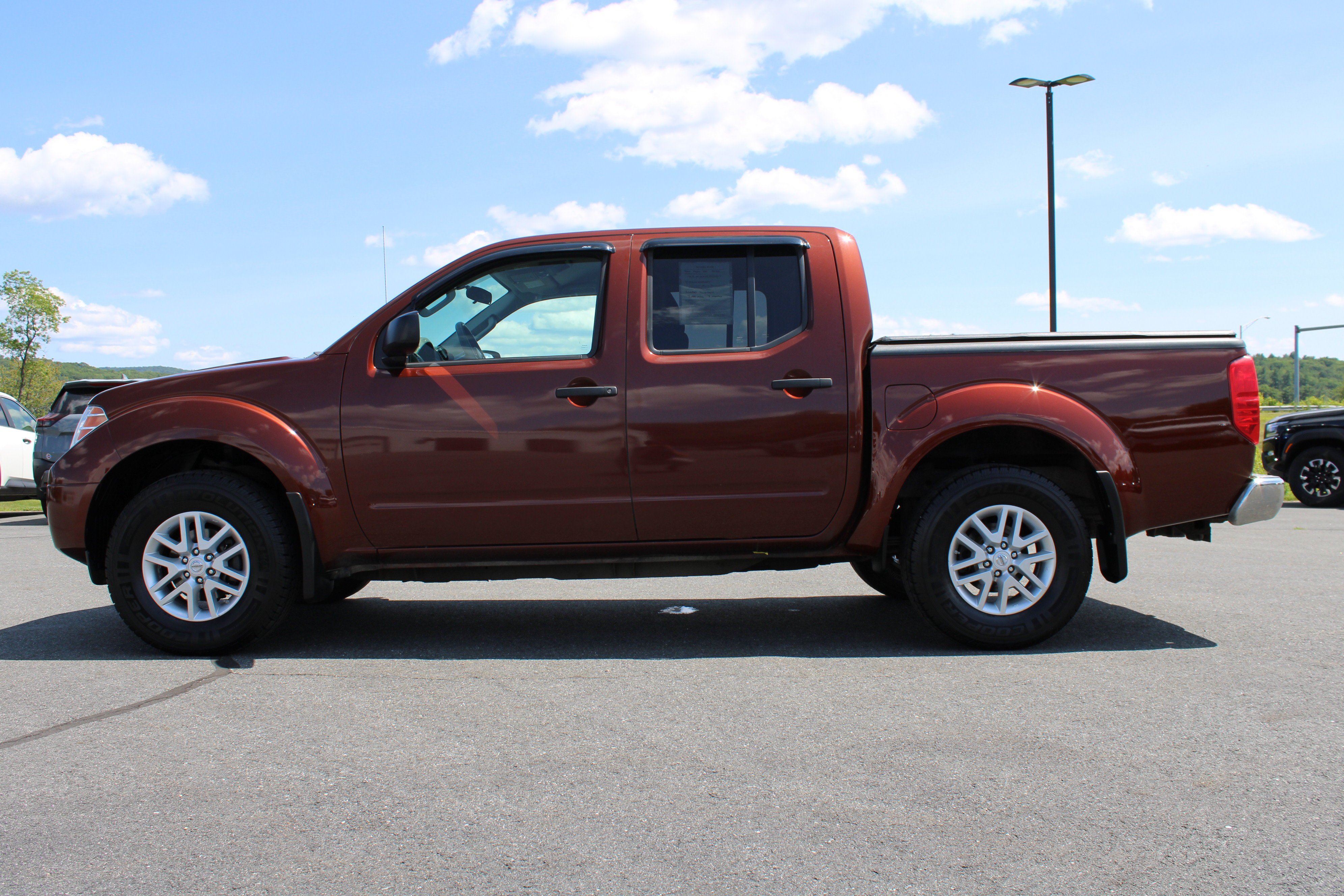 Used 2016 Nissan Frontier SV AWD/4WD image 13