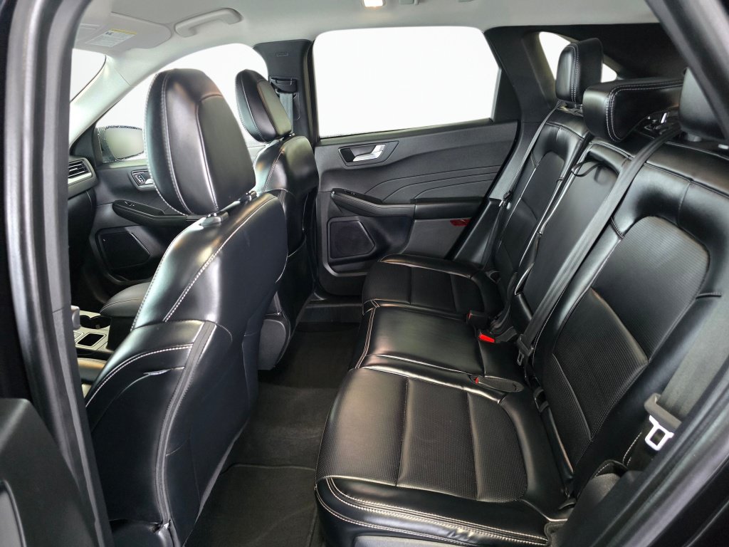 Used 2024 Ford Escape Platinum AWD/4WD image 35