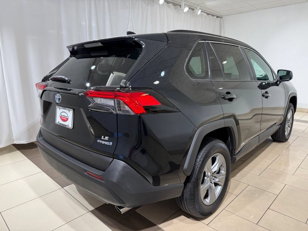 Certified 2024 Toyota RAV4 LE AWD/4WD image 5