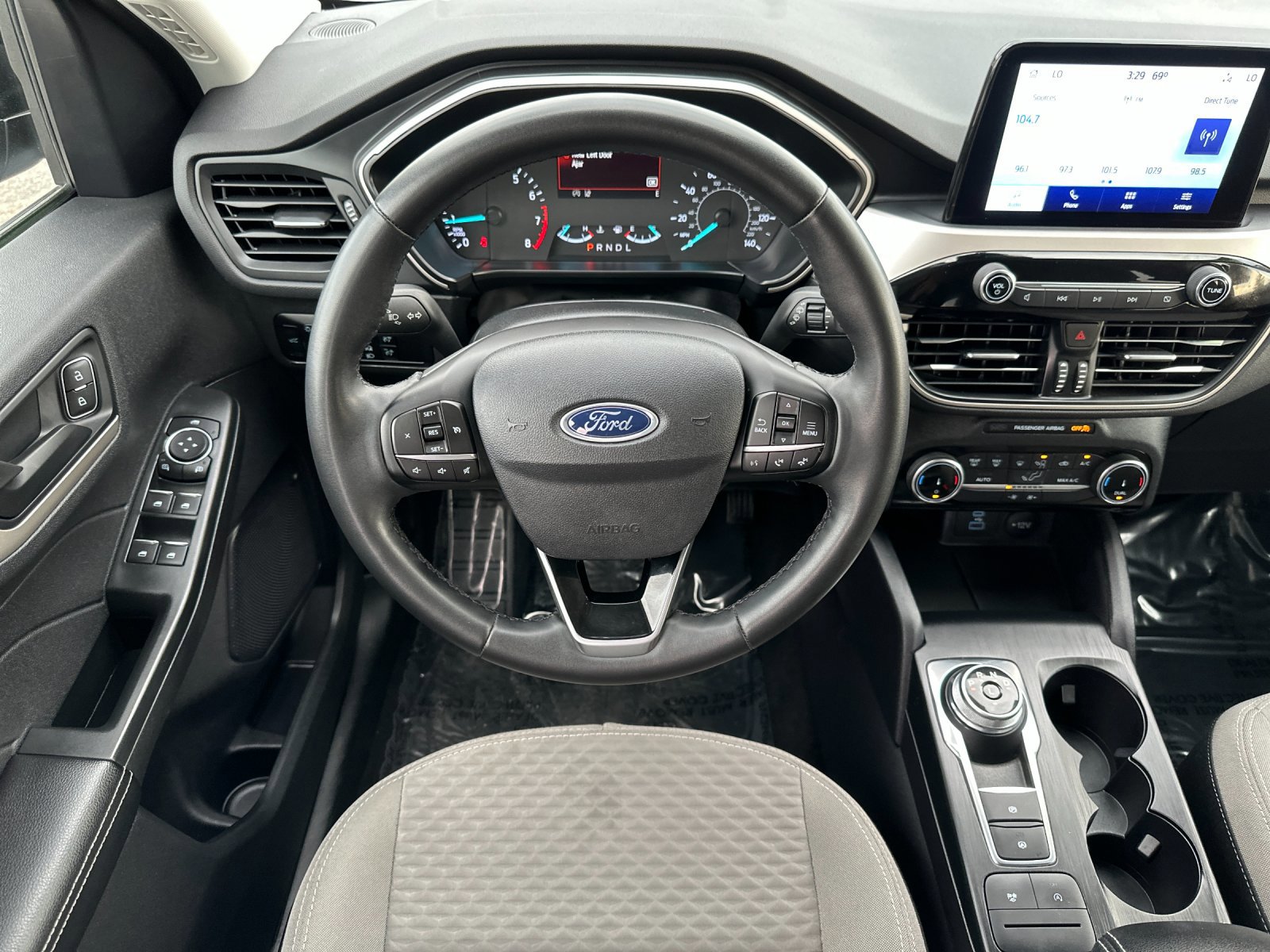Certified 2022 Ford Escape SE w/ SE Sport Appearance Package image 15