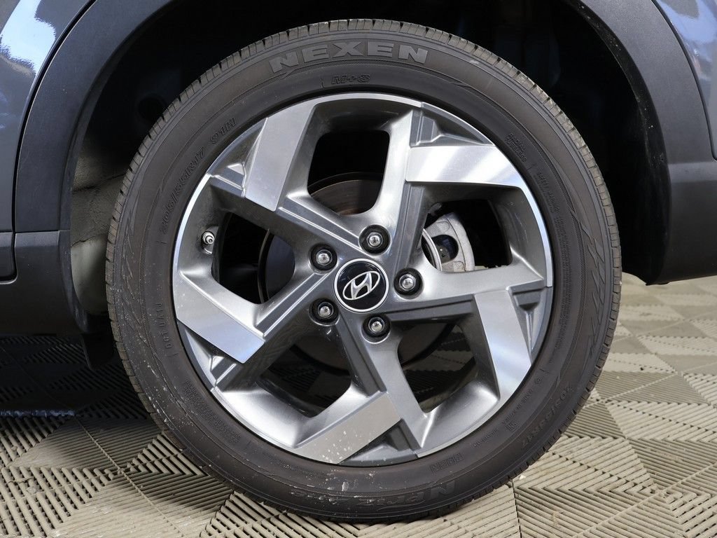 Certified 2024 Hyundai Venue SEL FWD image 19