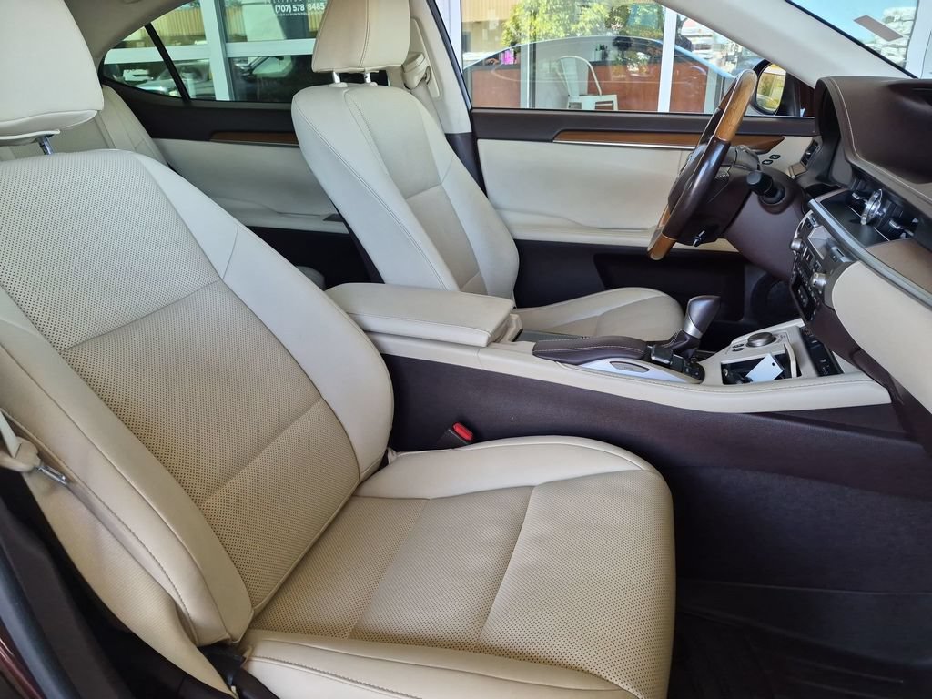 Used 2017 Lexus ES 300h w/ Navigation System Package FWD image 24