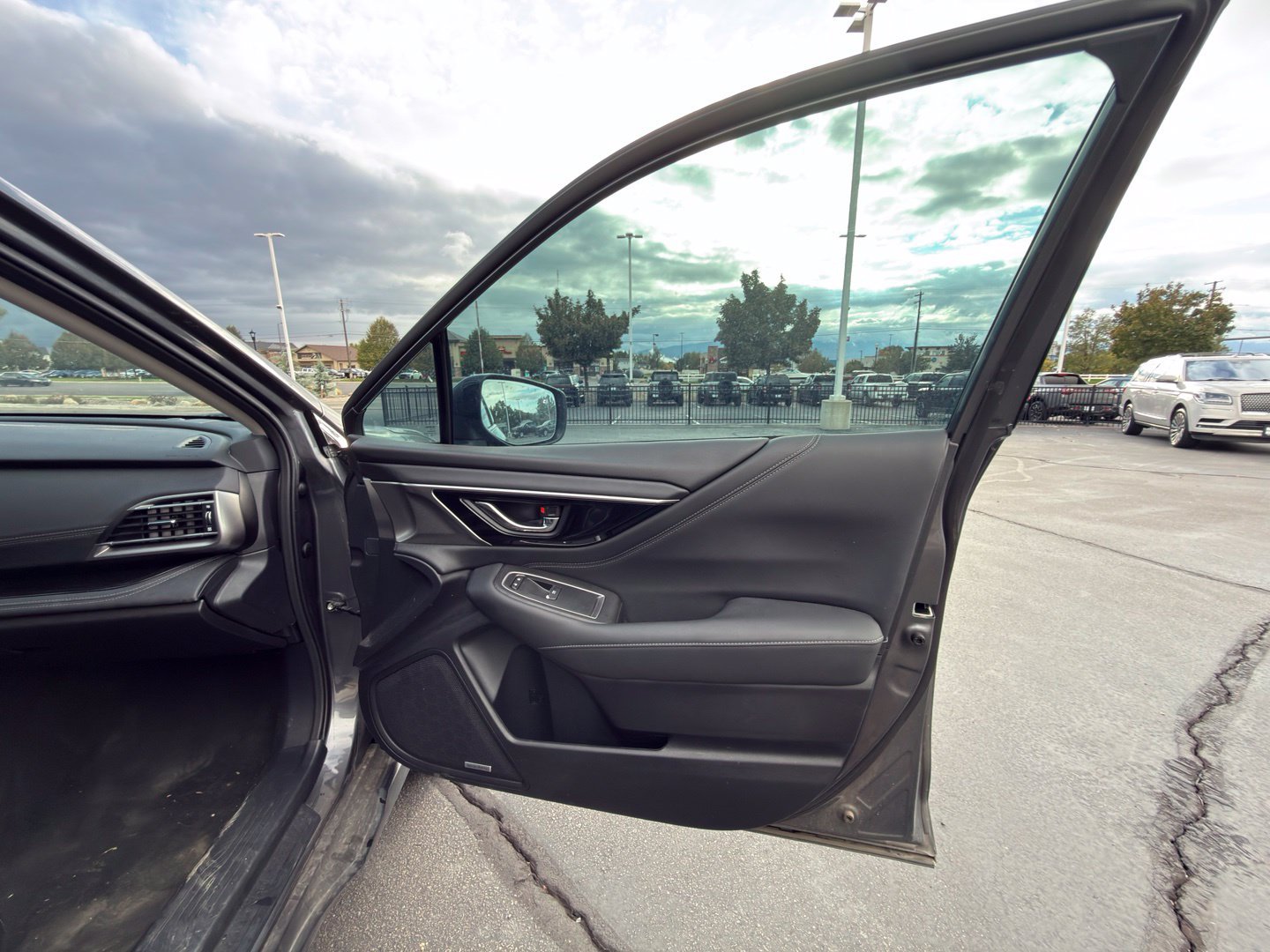 Used 2023 Subaru Outback Touring XT AWD/4WD image 46