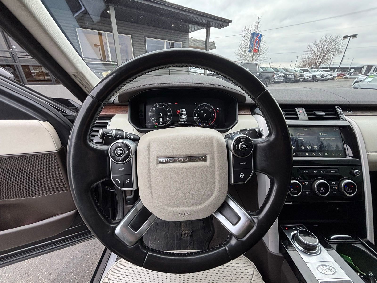 Used 2018 Land Rover Discovery HSE Luxury AWD/4WD image 28
