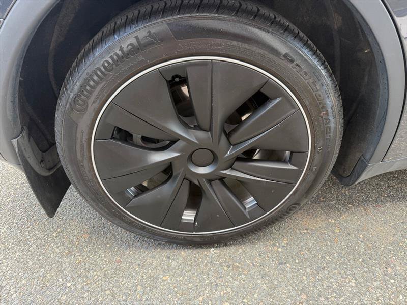 Used 2024 Tesla Model Y Long Range AWD/4WD image 10