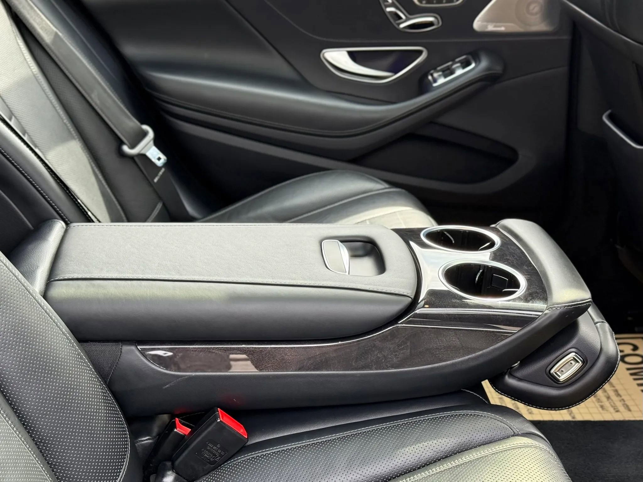 Used 2019 Mercedes-Benz S 560 4MATIC Sedan image 37