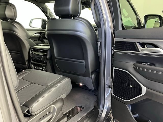 New 2026 Jeep Grand Wagoneer Limited AWD/4WD image 32
