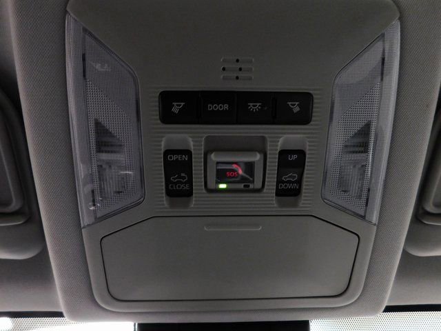 Used 2021 Toyota RAV4 XLE Premium image 31