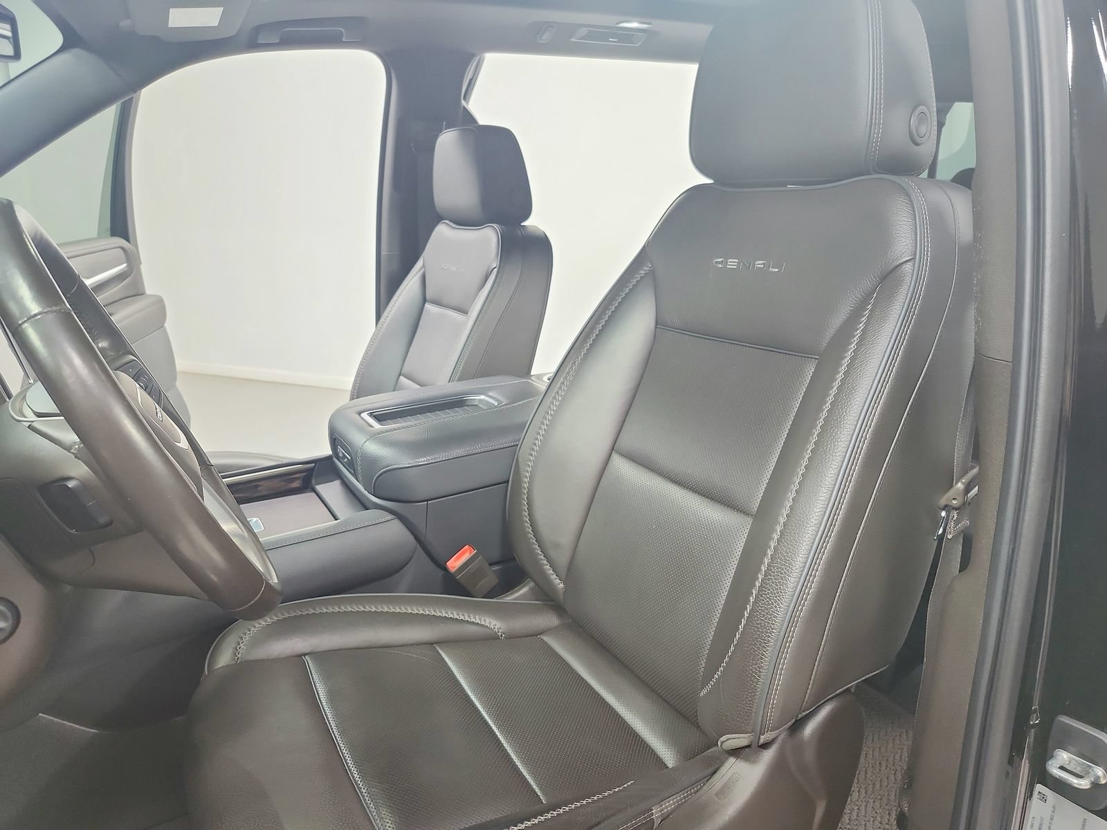 Used 2021 GMC Yukon XL Denali AWD/4WD image 19