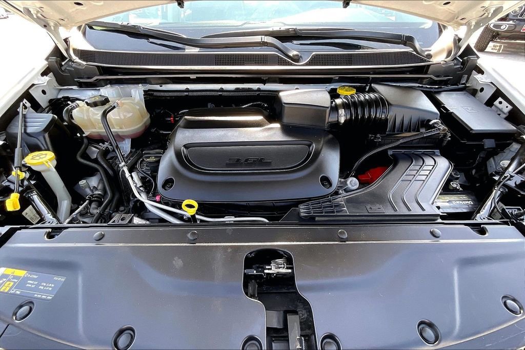 Used 2023 Chrysler Pacifica Limited FWD image 31
