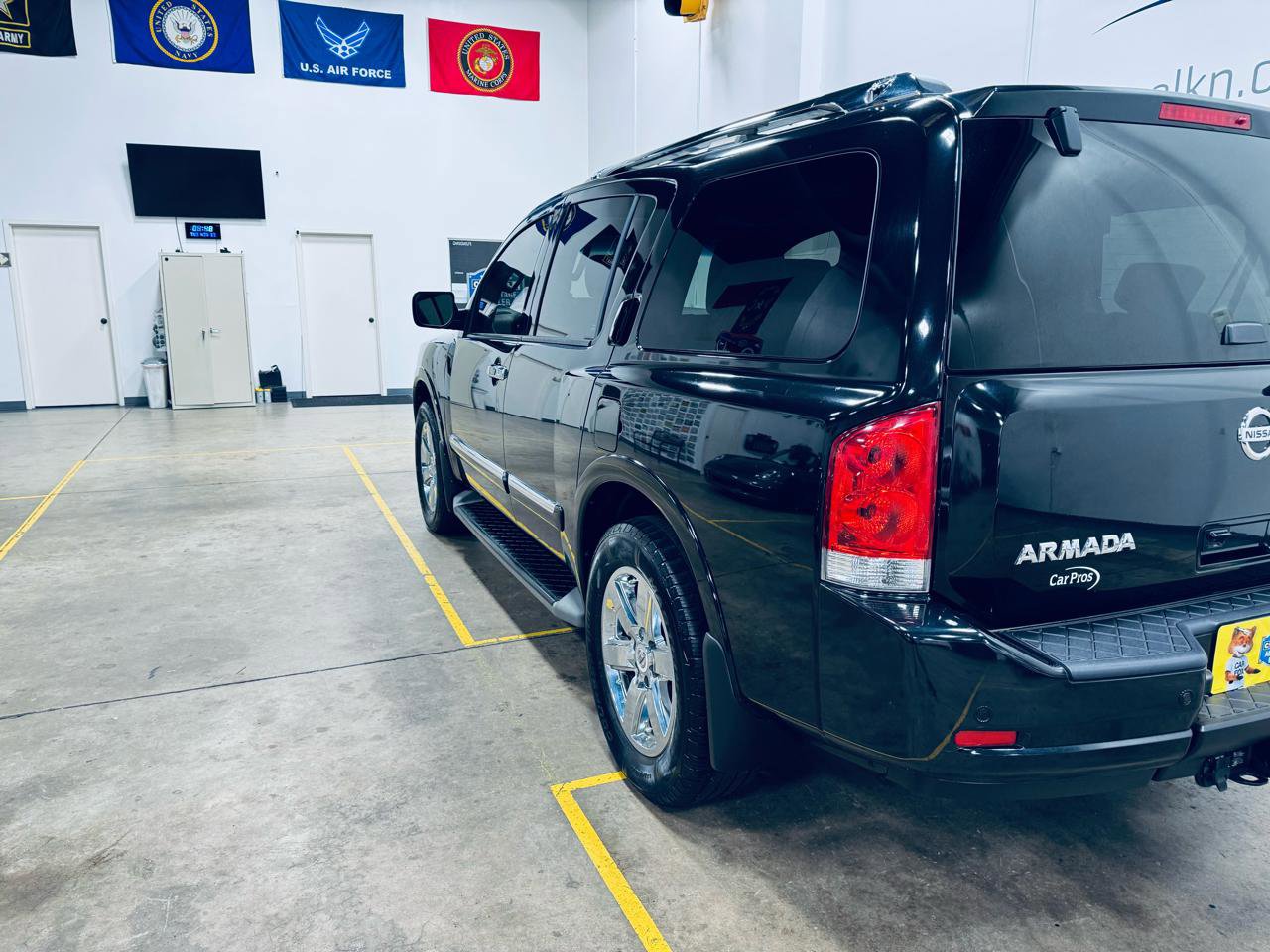 Used 2014 Nissan Armada Platinum w/ 2nd Row Captain Seat Package image 22