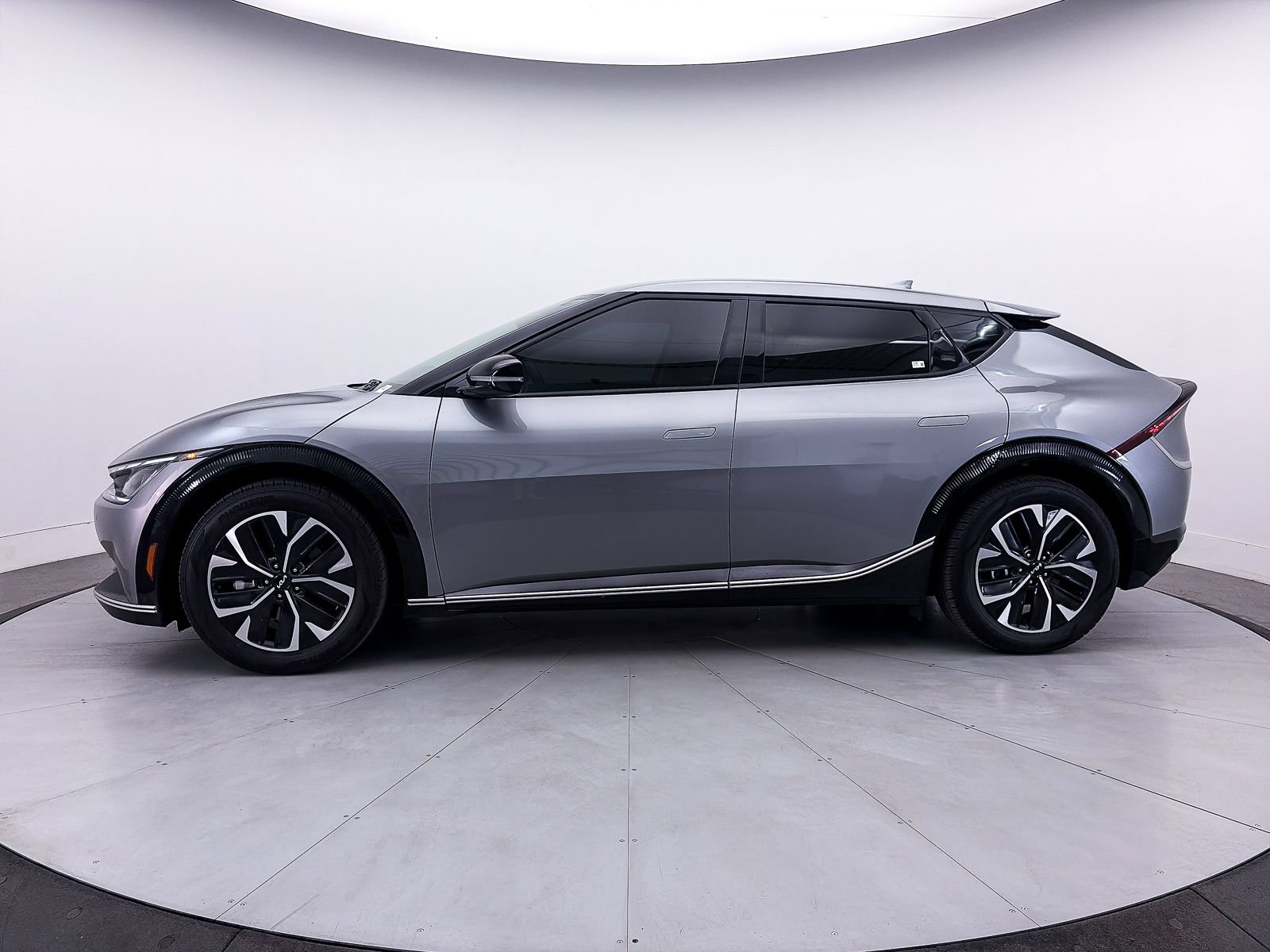 Certified 2024 Kia EV6 Wind RWD image 39