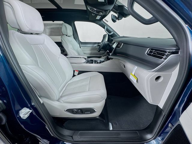 New 2026 Jeep Grand Wagoneer L Limited AWD/4WD image 34