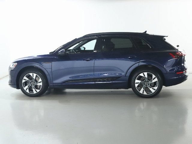 Used 2022 Audi e-tron Premium AWD/4WD image 42
