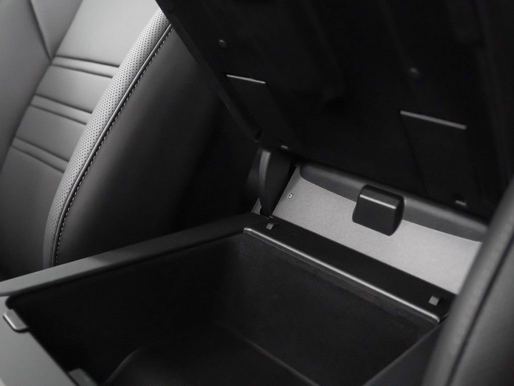 Certified 2025 Porsche Cayenne Turbo image 35